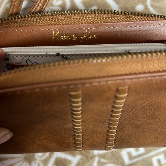 NWT Kate & Alex  wristlet/ wallet - Picture 4 of 7